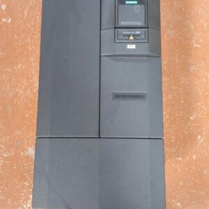 Variateur de fréquence Siemens Micromaster 430 6SE6430-2AD32-2DA0 22 kW, vue de face avec panneau d'état